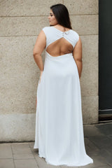 Plus Size White Simple Maxi Dress - Back View